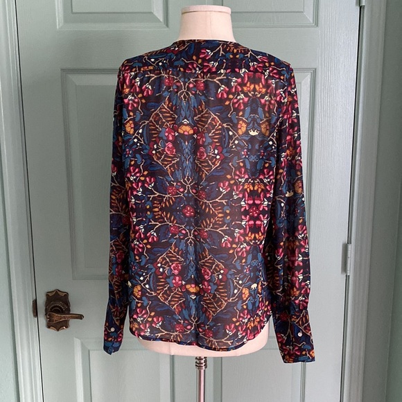 🌿CONVERSE sheer floral blouse with pleating detail and half button front - Picture 6 of 13